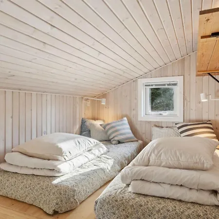 Cosy Holiday Home With Sea View Дом отдыха