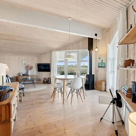 بيت للعطل Cosy With Sea View